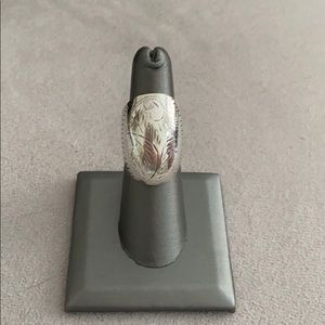 TAKE 20% OFF Gorgeous silver ring with detail